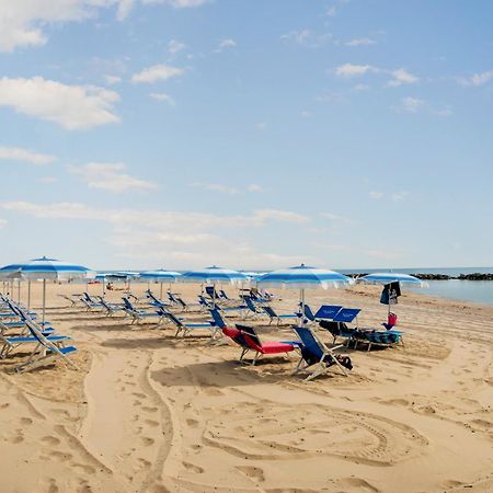 Residence Brezza Di Mare San Benedetto del Tronto Exterior photo